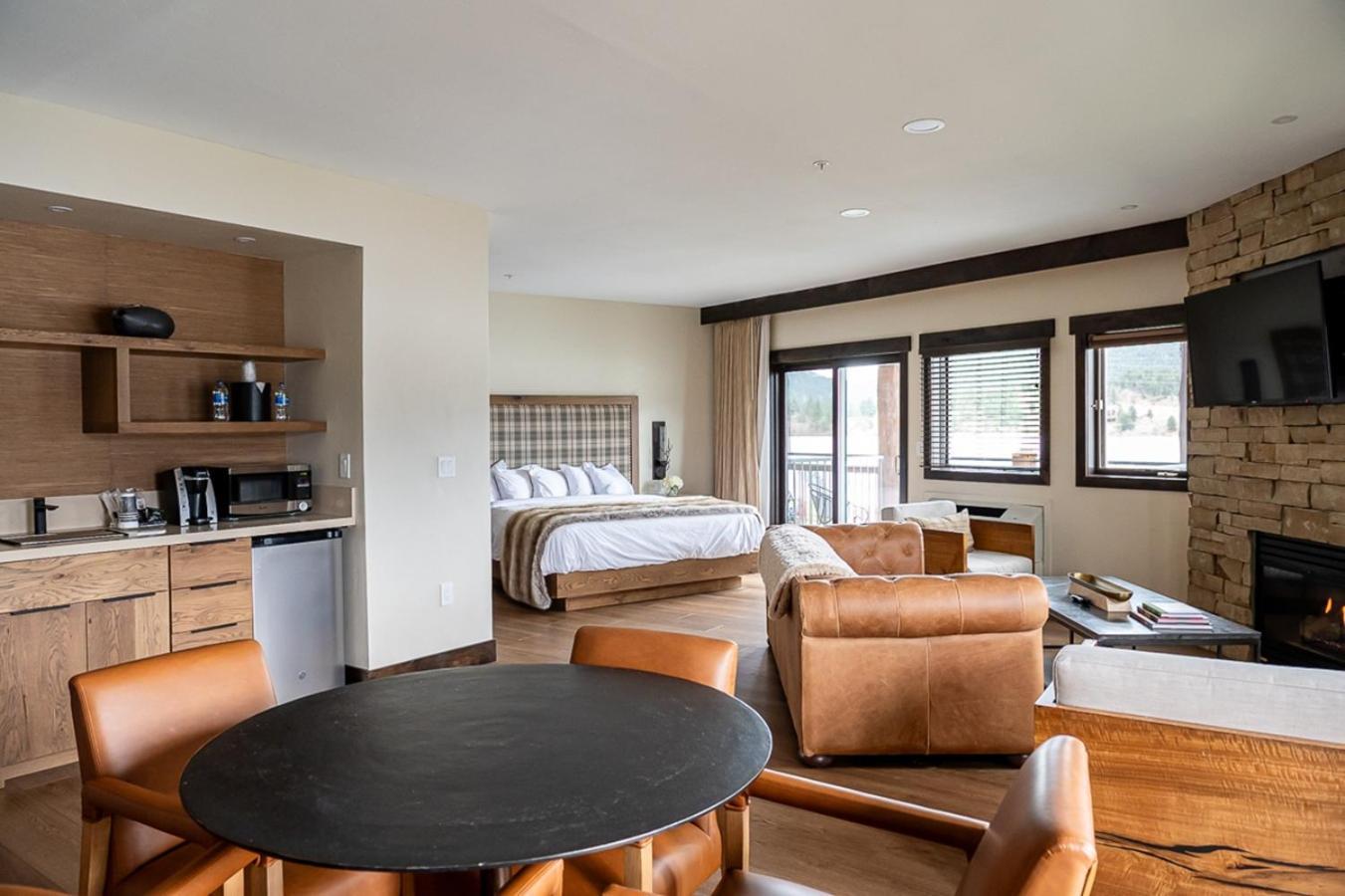 Hotel The 4*