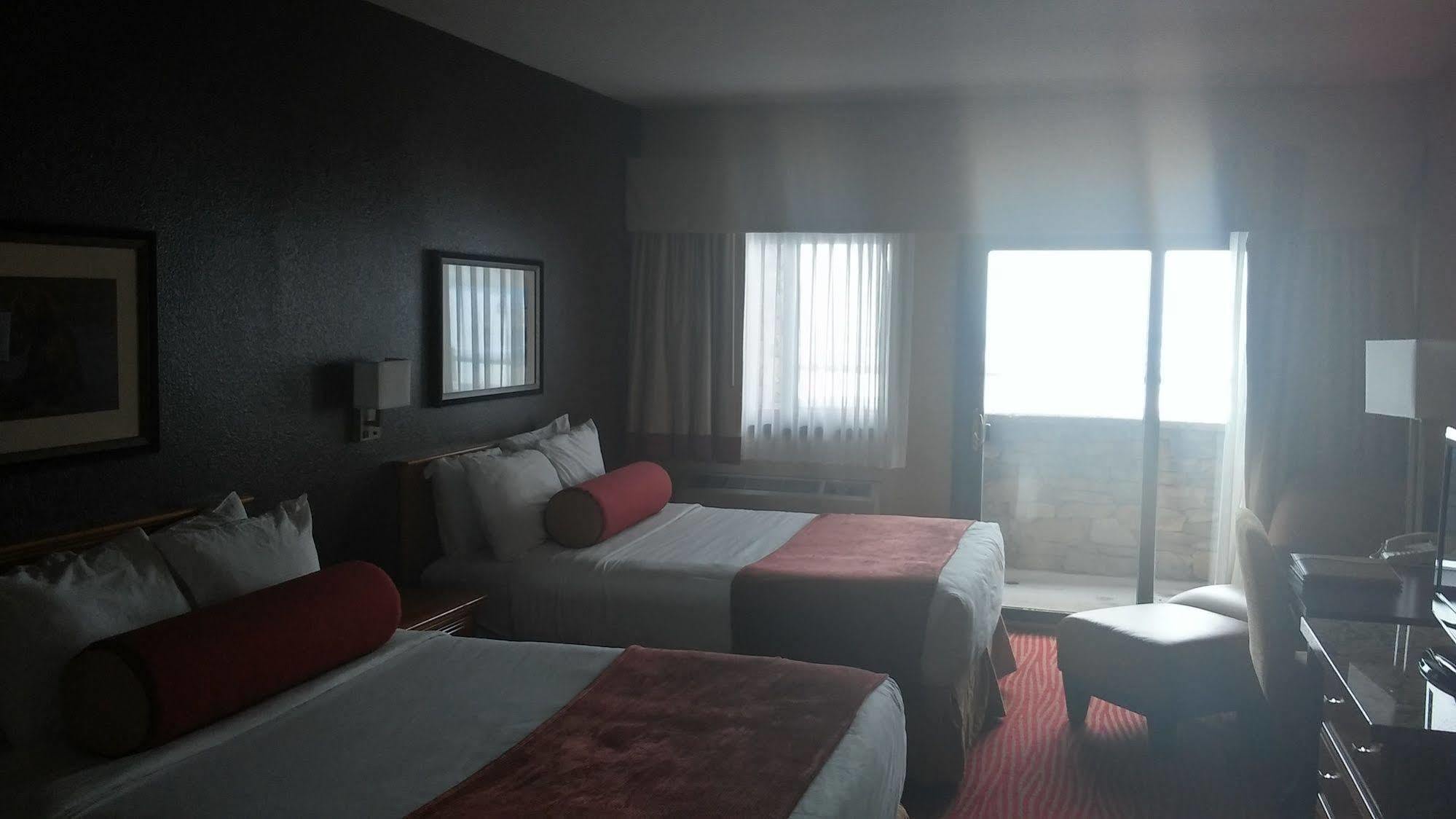 Hotel The 4*